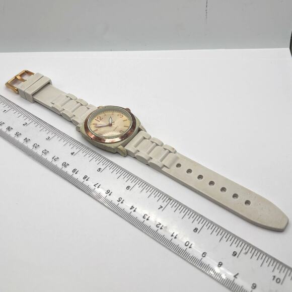 White & Gold Men's Watch - Picture 3 of 4